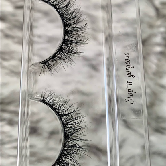 “Stop It Gorgeous” || Lashful Lengths Luxury Mink Eyelashes - Picture 3 of 7